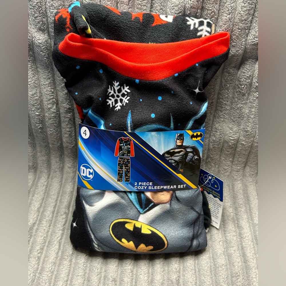 Komar Kids/DC New 2pc Batman/Snowflakes Black/Red Sleepwear Set Boys 4